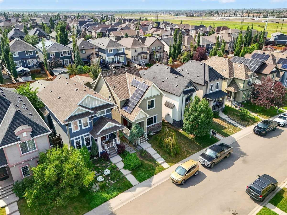 174 Mahogany Heights SE