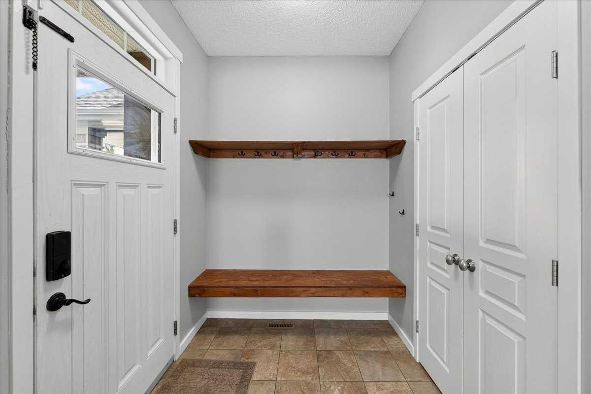 174 Mahogany Heights SE