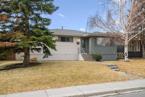 10631 Elbow Drive SW Calgary AB T2W 1G3