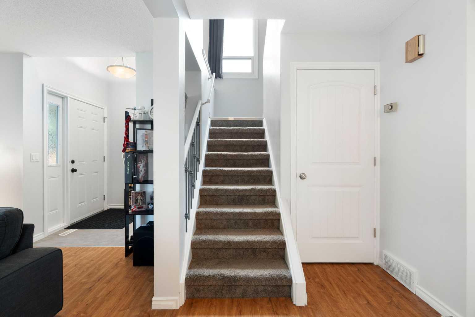 259 Woodside Circle SW