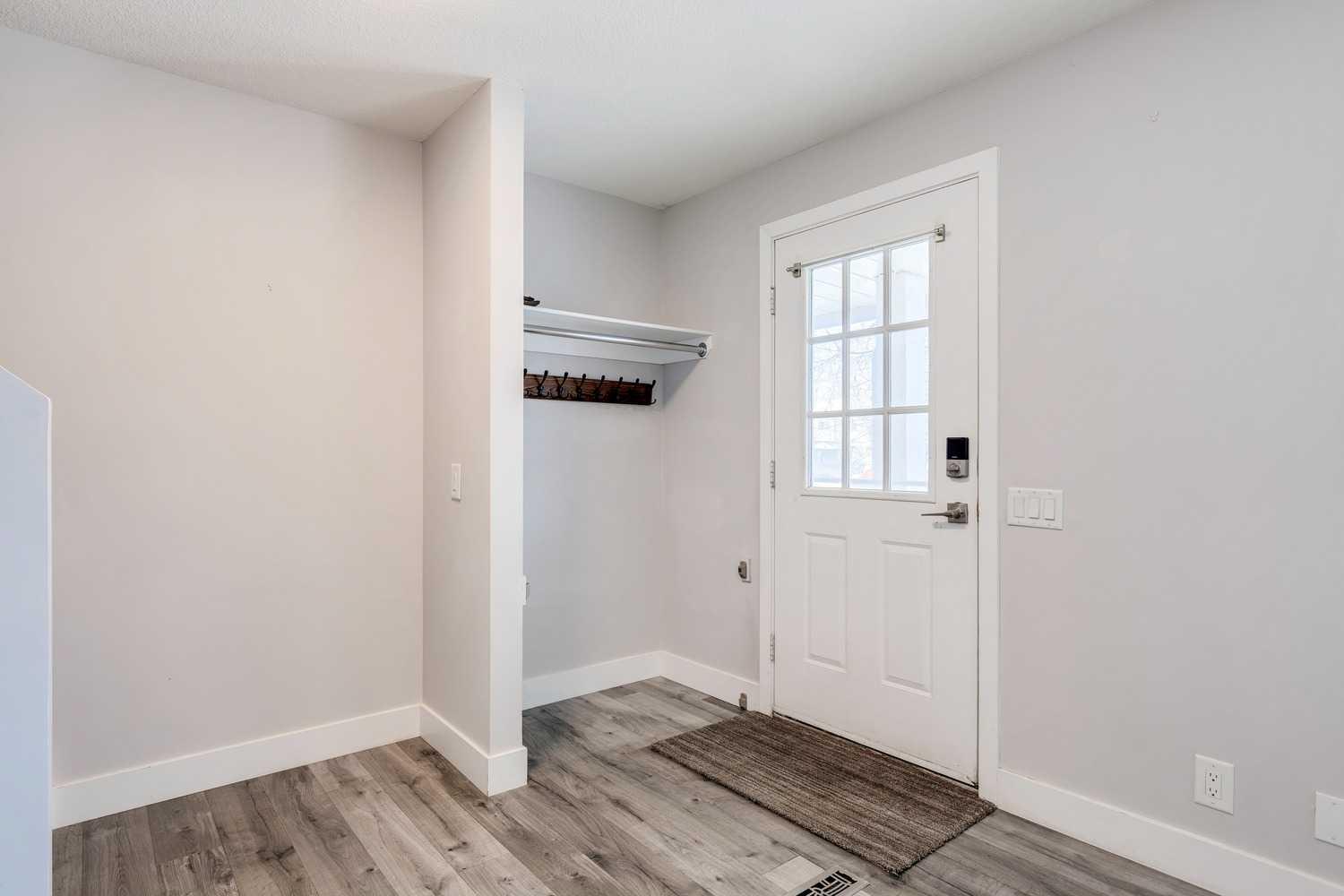 16 Queen Anne Close SE