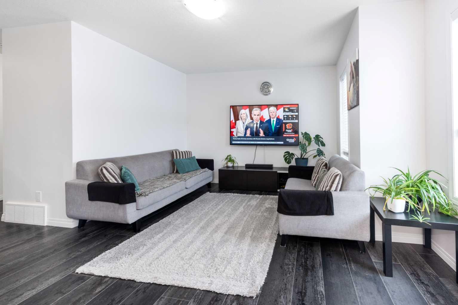 32 Yorkville Avenue SW