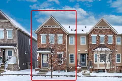 32 Yorkville Avenue SW Calgary AB T2X 4J5