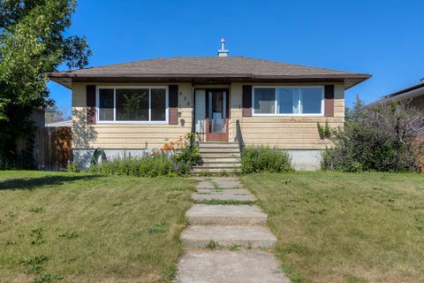 Photo of 630 10 Street N, Lethbridge, AB T1H 2E2 (MLS # A2330793)