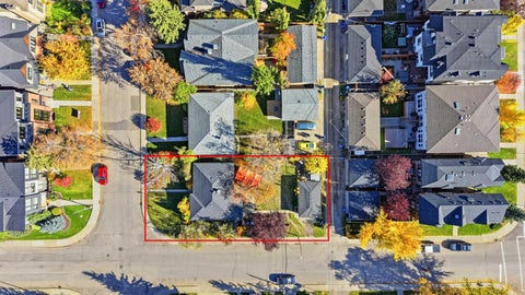 Photo of 704 33 Street NW, Calgary, AB T2N 2W6 (MLS # A2351232)