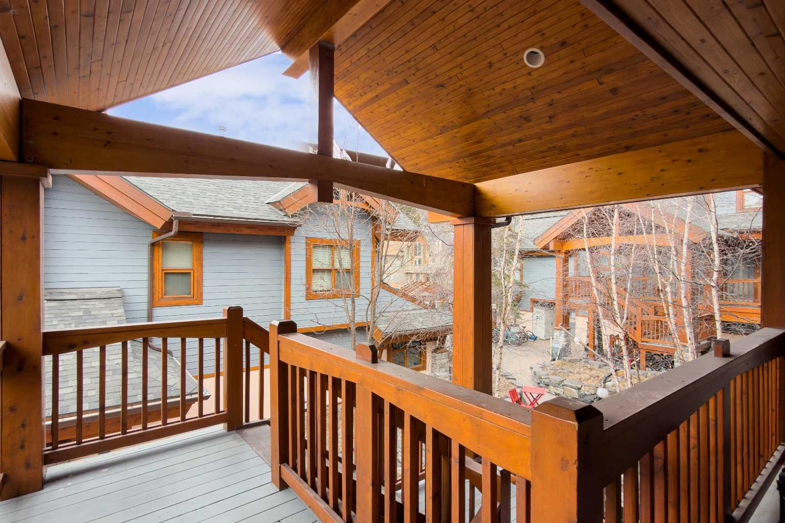 404 Marten Street 207