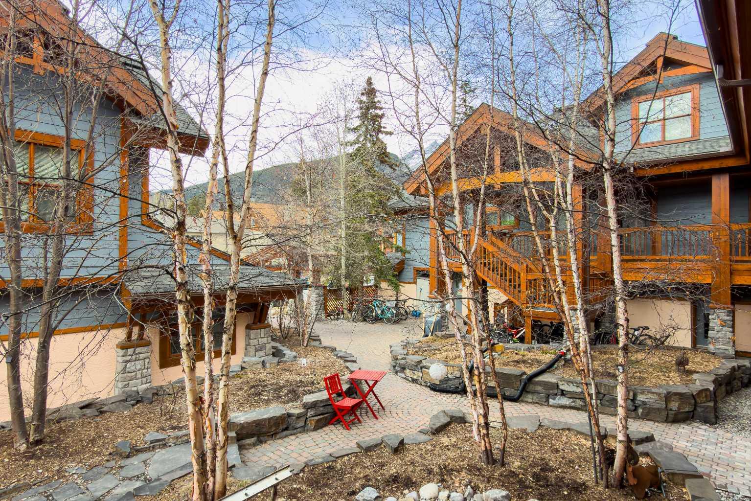 404 Marten Street 207