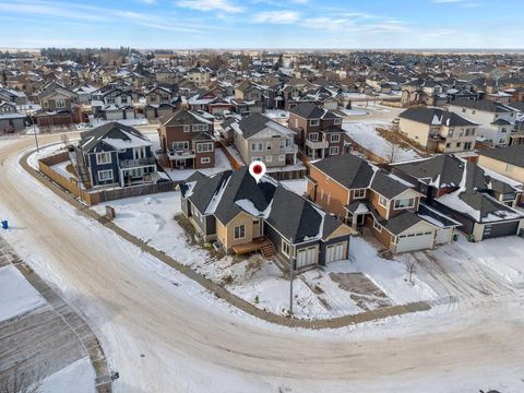 32 Lakes Estates Circle Strathmore AB T1P 0B7