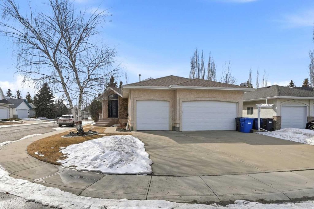 Photo of 4 Drever Close, Red Deer, AB T4R 2N6 (MLS # A2293786)