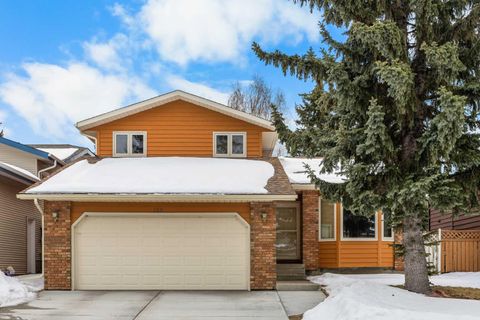 Photo of 120 Edforth Crescent NW, Calgary, AB T3A 3X3 (MLS # A2300568)