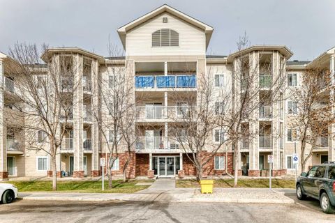 17 Country Village Bay NE 312 Calgary AB T3K 5Z3