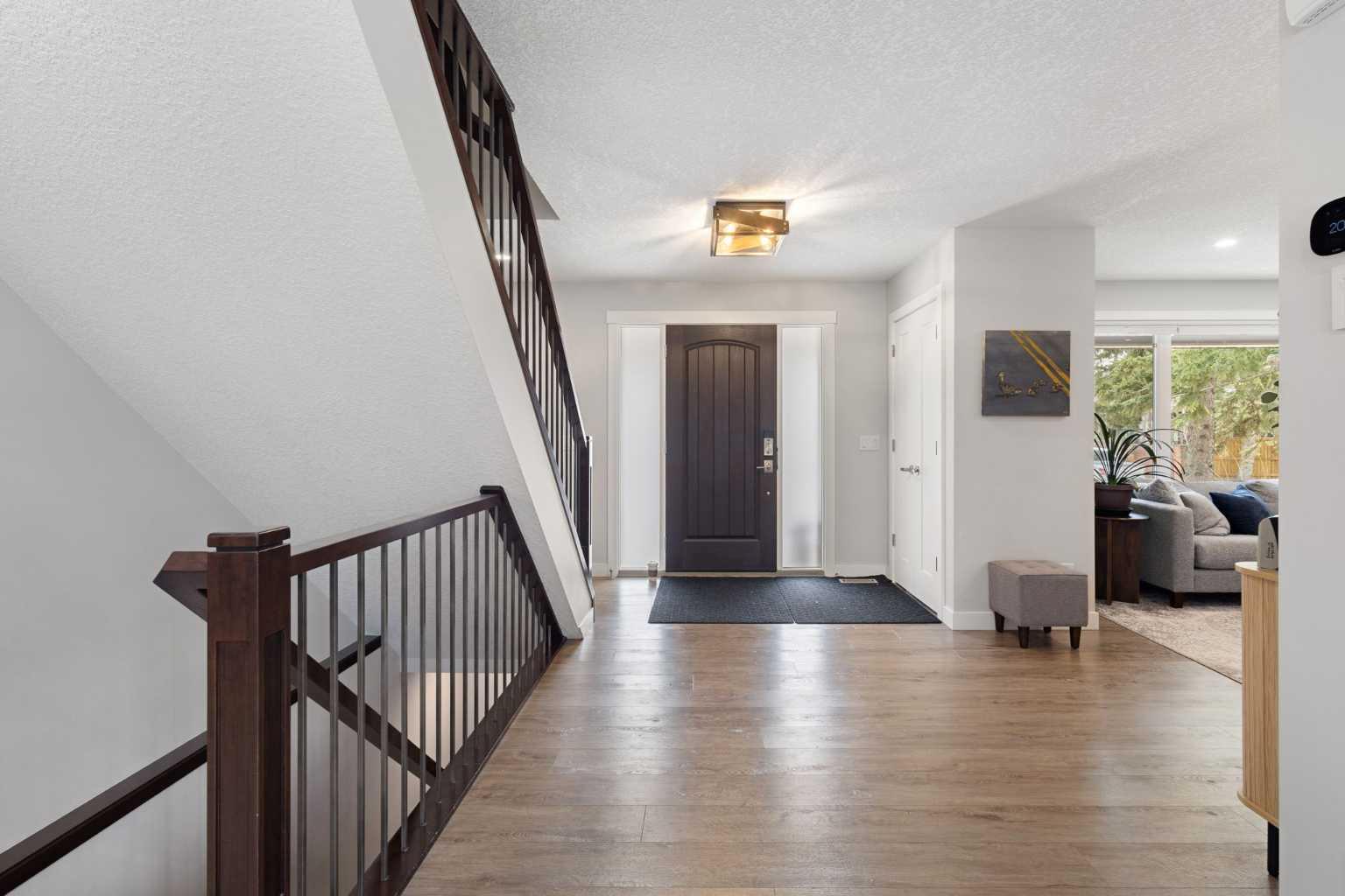 504 Varsity Estates Bay NW