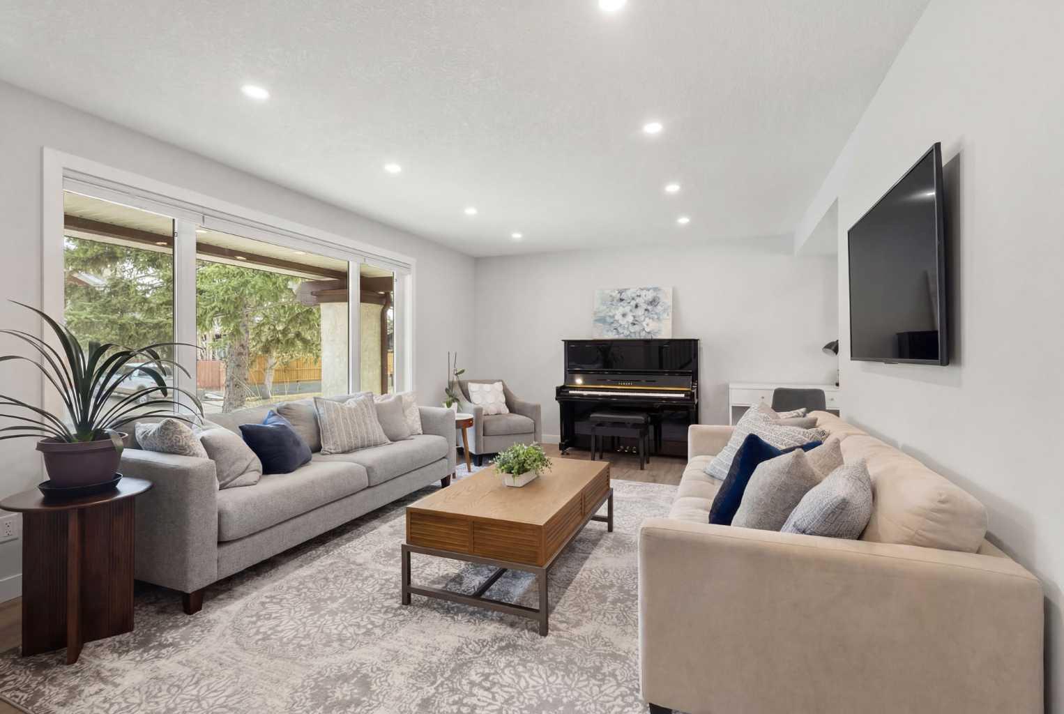 504 Varsity Estates Bay NW