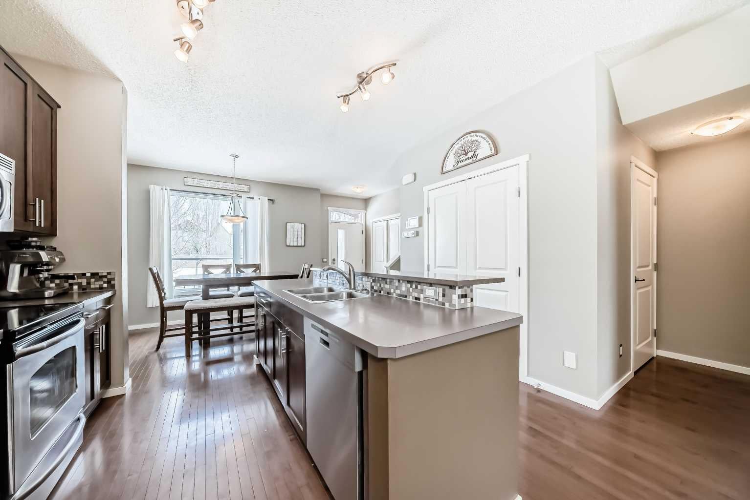 63 Chapalina Square SE