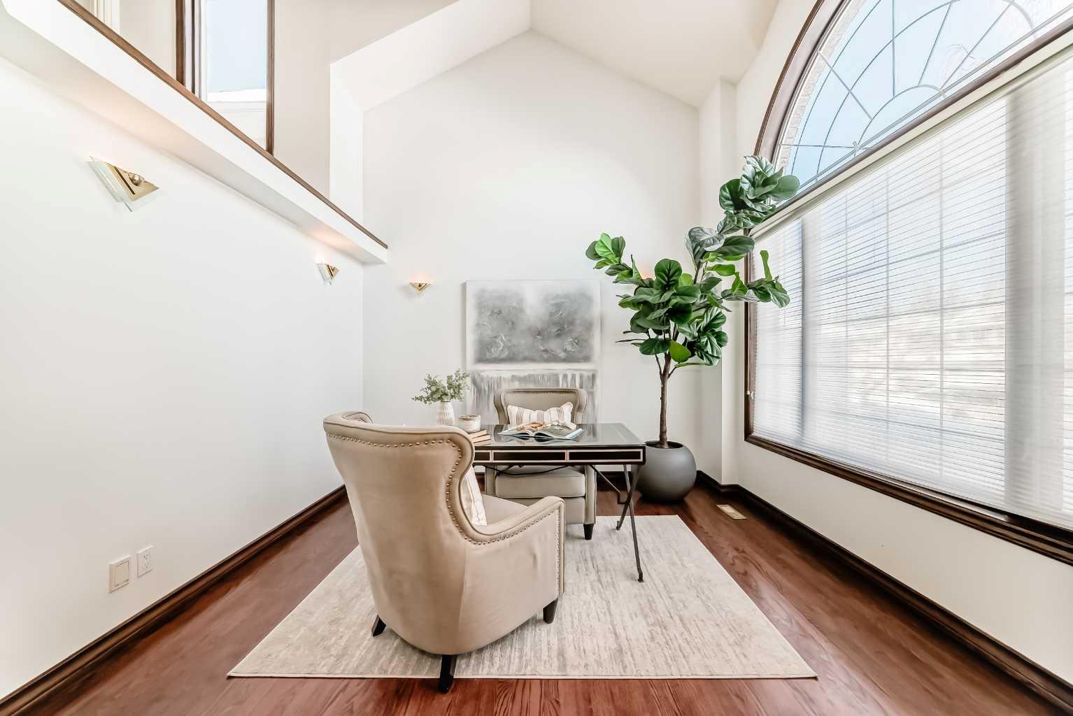 218 Schiller Place NW