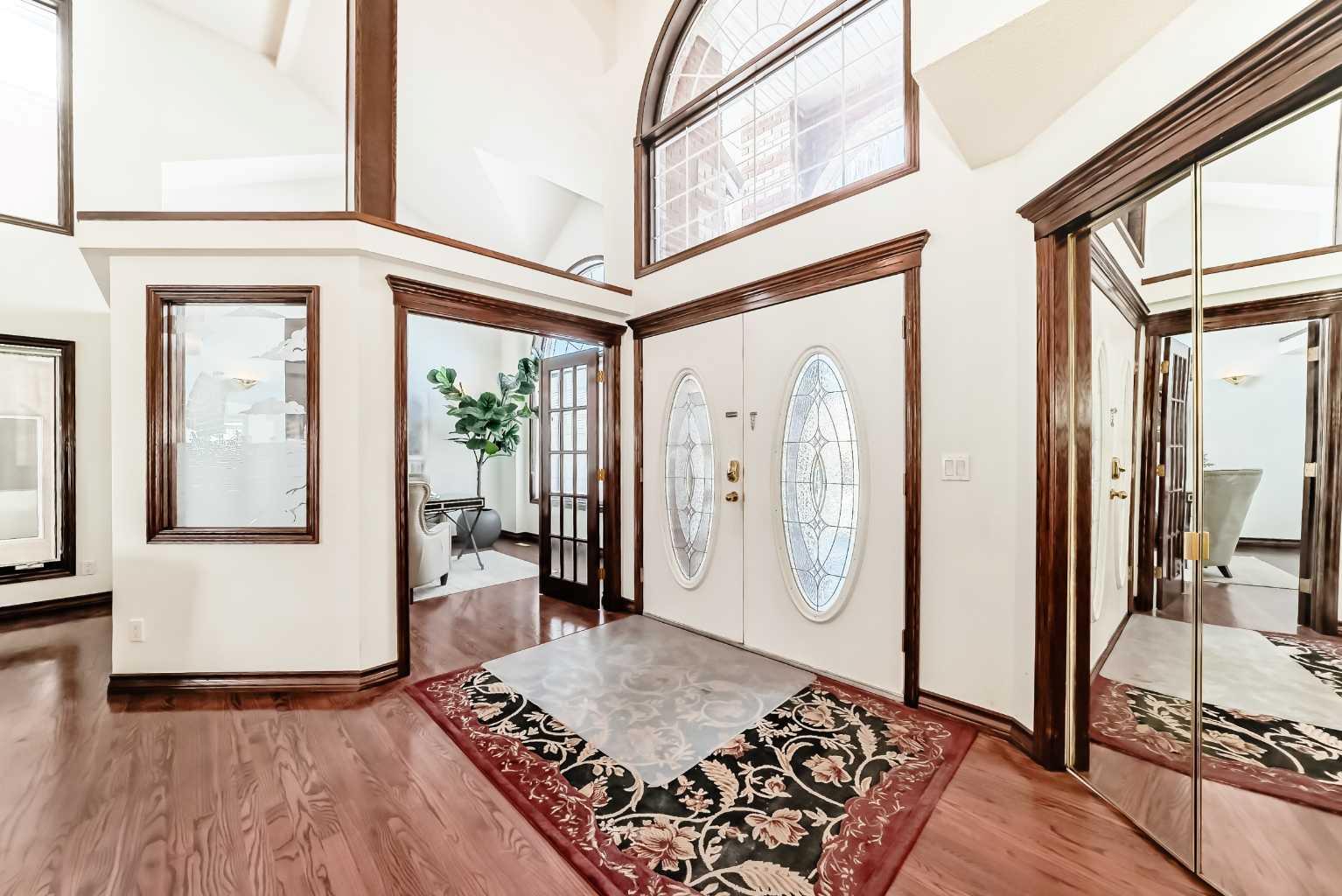 218 Schiller Place NW