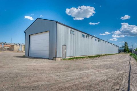 5 Bayside Place 111 Strathmore AB T1P 0E1