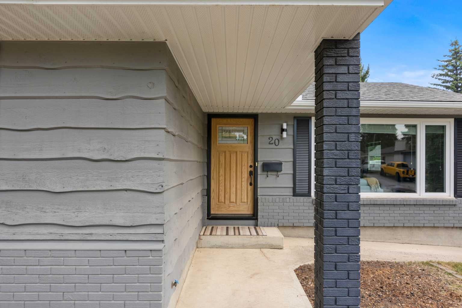 20 Mapleburn Drive SE