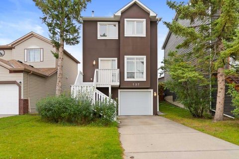 Photo of 137 Martinpark Way NE, Calgary, AB T3J 3M8 (MLS # A2345822)