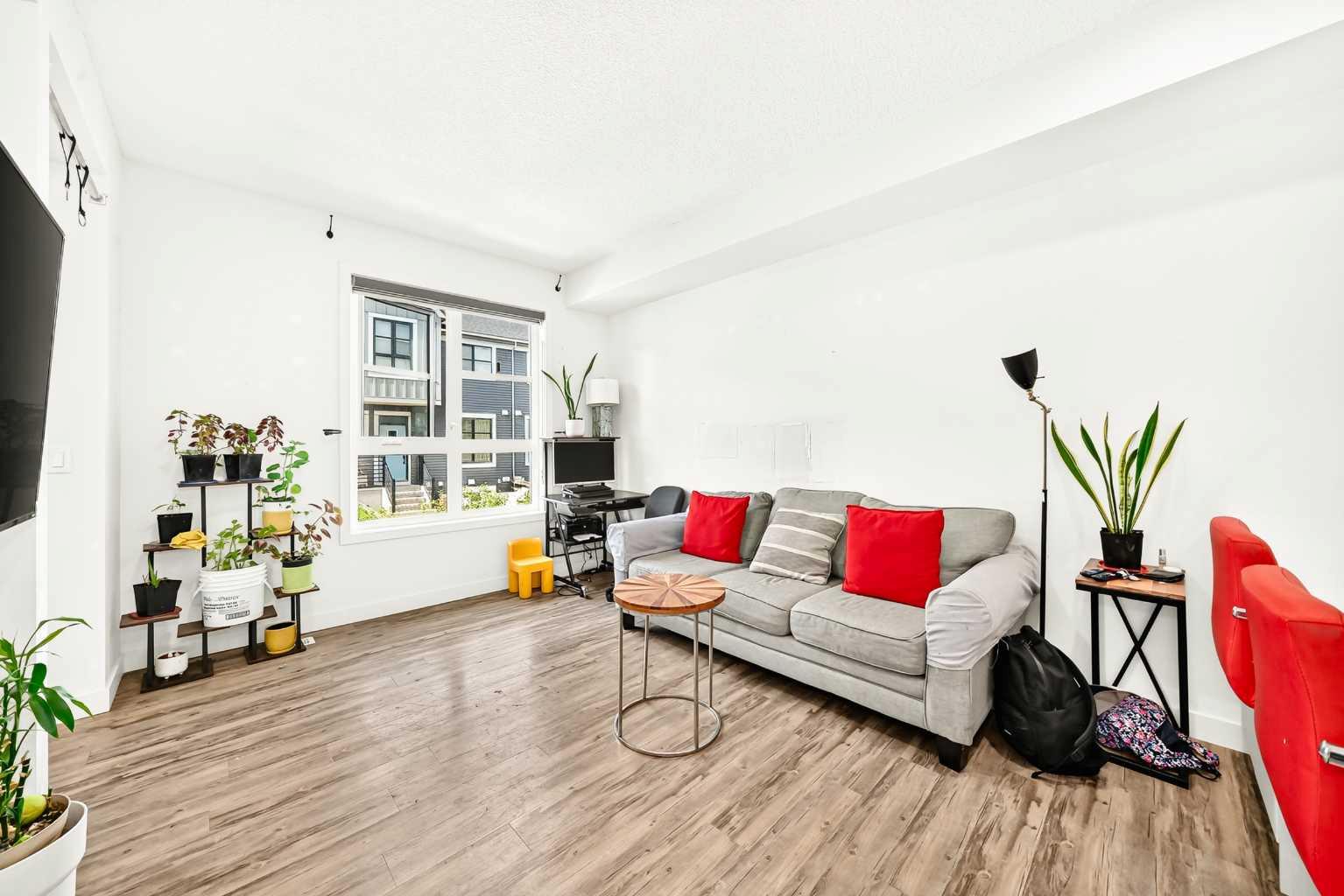 100 Walgrove Court SE 2209