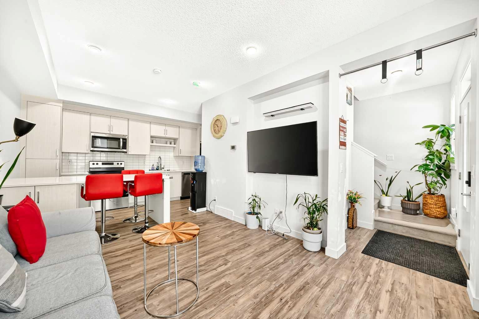 100 Walgrove Court SE 2209