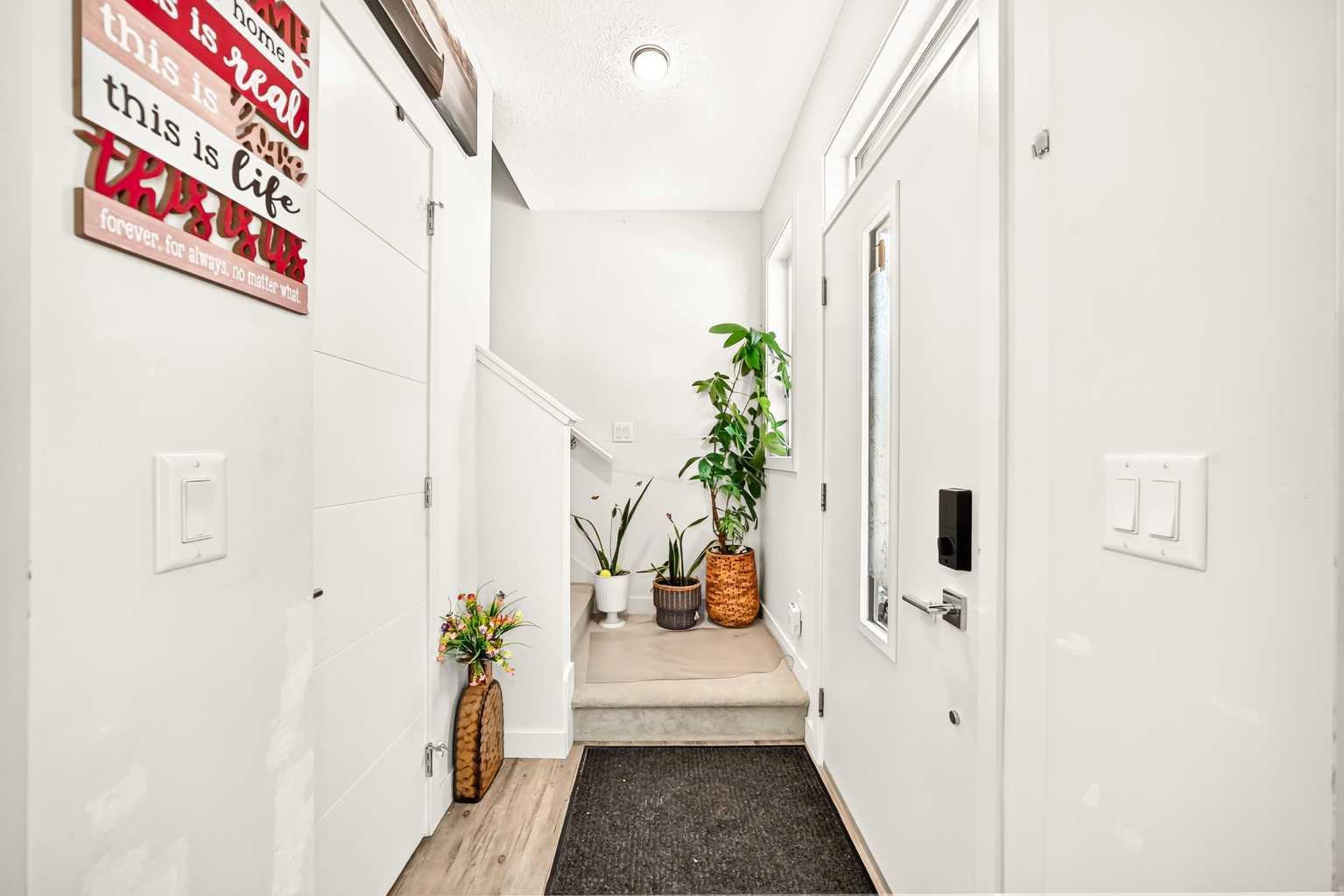 100 Walgrove Court SE 2209