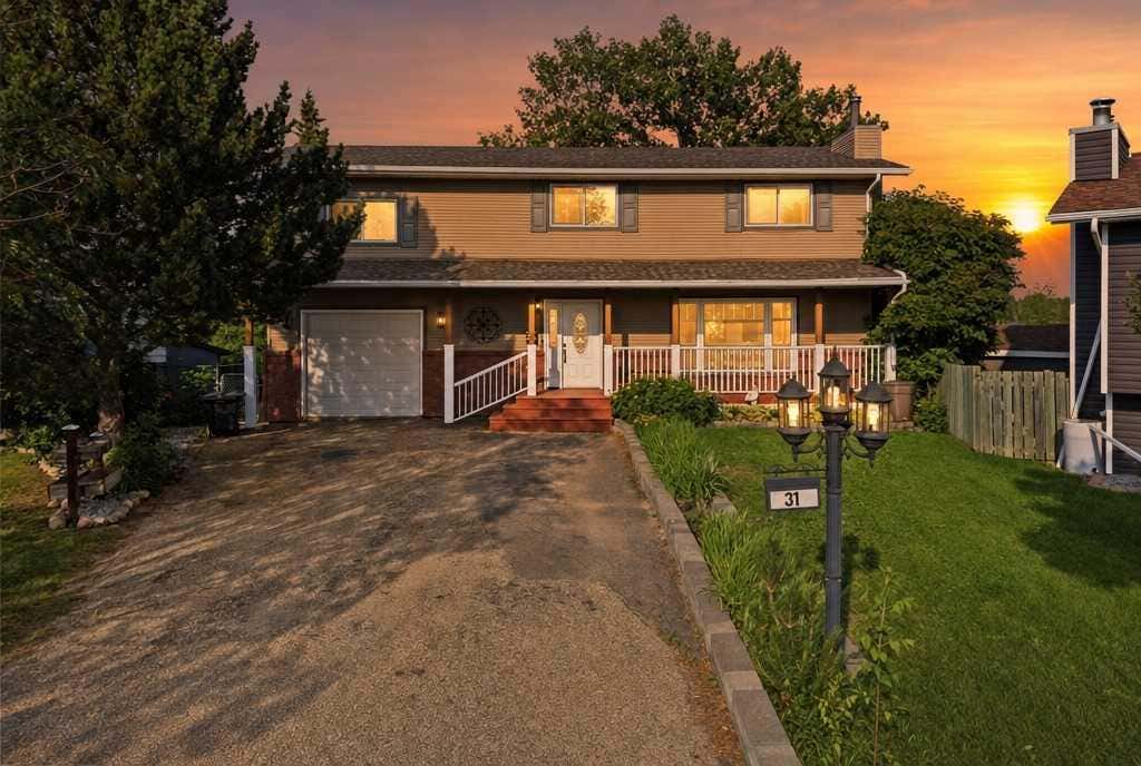 Photo of 31 Willow Crescent Cres, Lacombe, AB T4L 1V3 (MLS # A2330500)