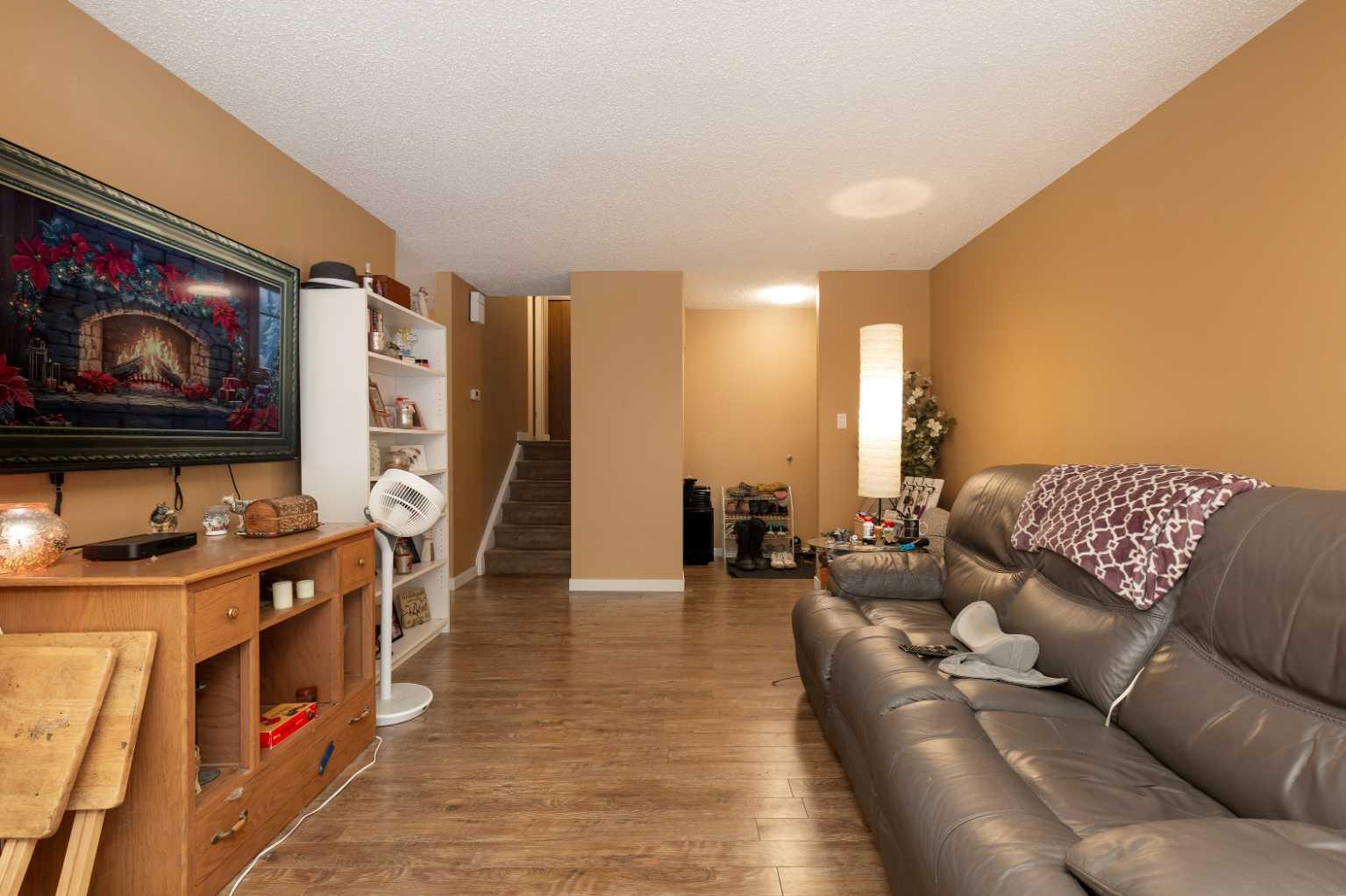 78 Pensacola Court W