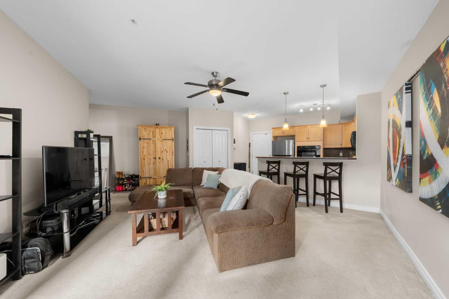 60 Royal Oak Plaza NW 117