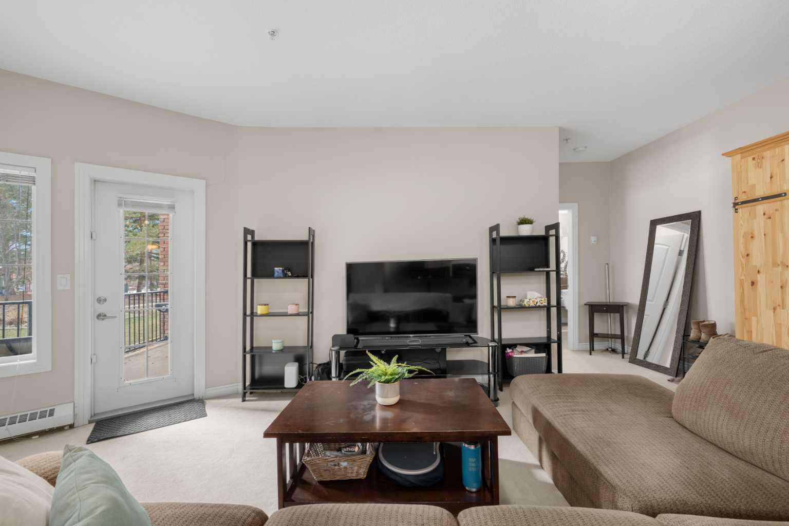 60 Royal Oak Plaza NW 117