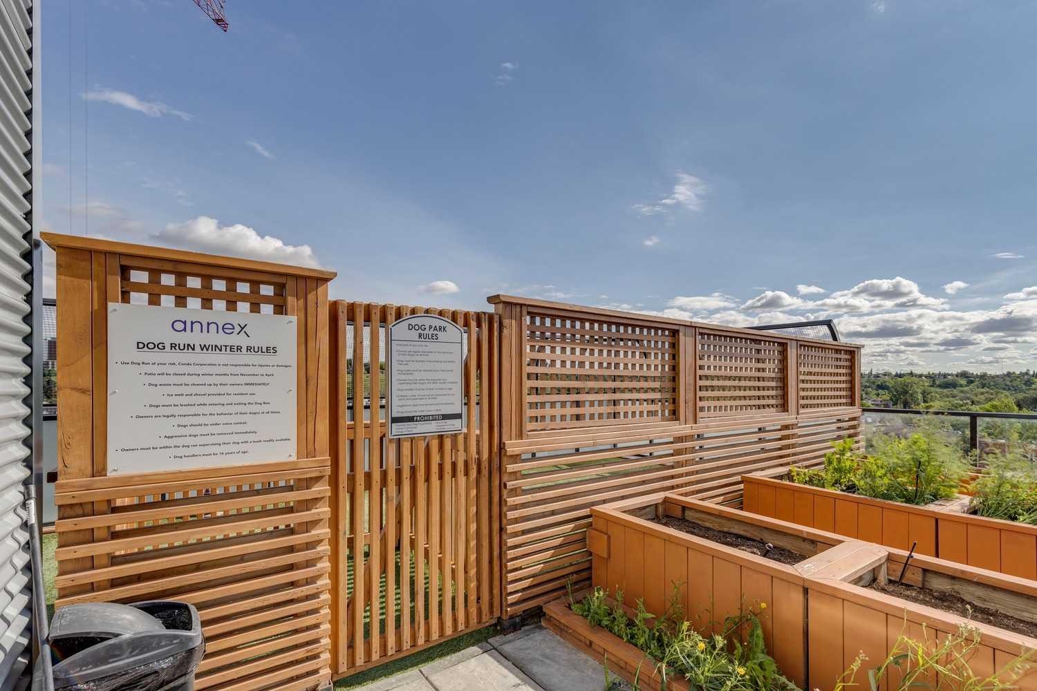 327 9A Street NW 906