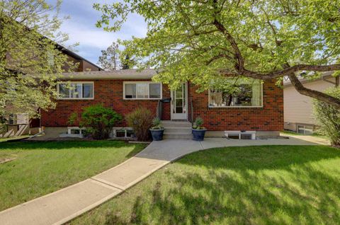 Photo of 3419 Morley Trail NW, Calgary, AB T2M 4H3 (MLS # A2310942)
