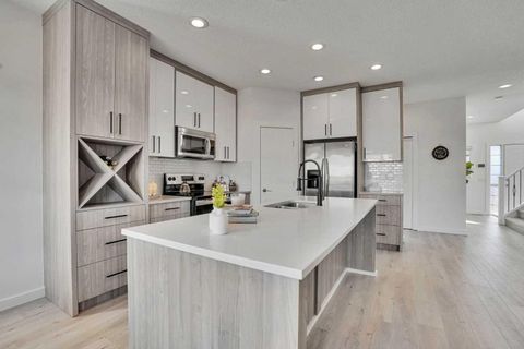 Photo of 92 Prestwick Heath SE, Calgary, AB T2Z 4E4 (MLS # A2316141)