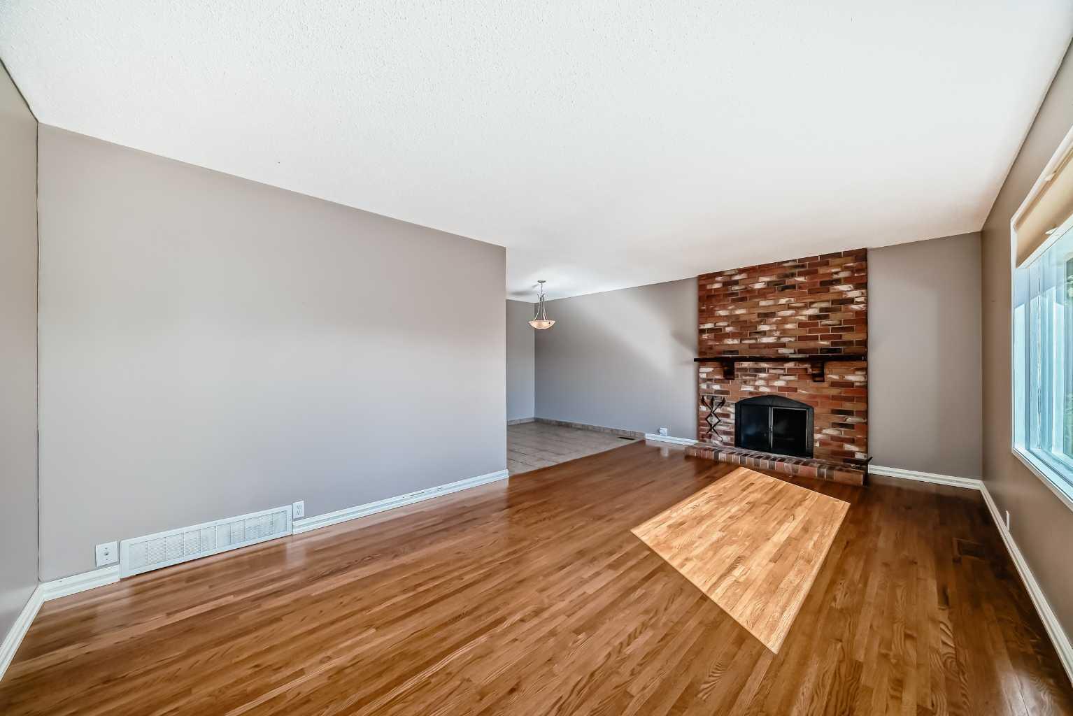 131 Bracewood Road SW