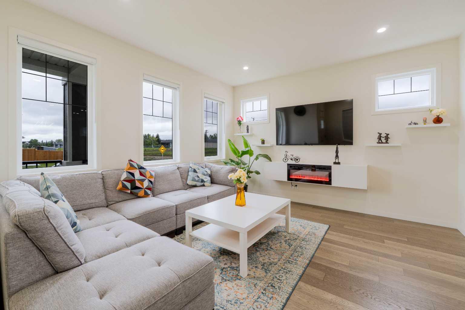 117 Midtown Close SW