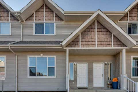 Photo of 50 Lucky Place #111, Sylvan Lake, AB T4S 0E3 (MLS # A2308592)
