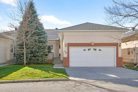80 Sierra Morena Landing SW Calgary AB T3H 4K4
