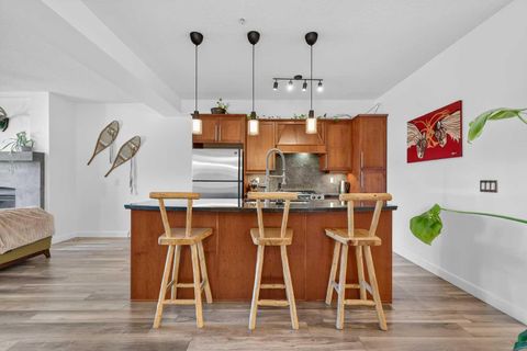 1828 14 Street SW 105 Calgary AB T2T 3S9