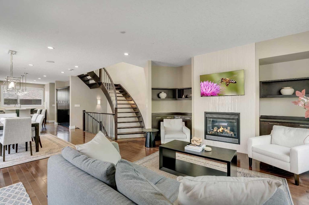 Photo of 1721 44 Avenue SW, Calgary, AB T2T 5M4 (MLS # A2330934)
