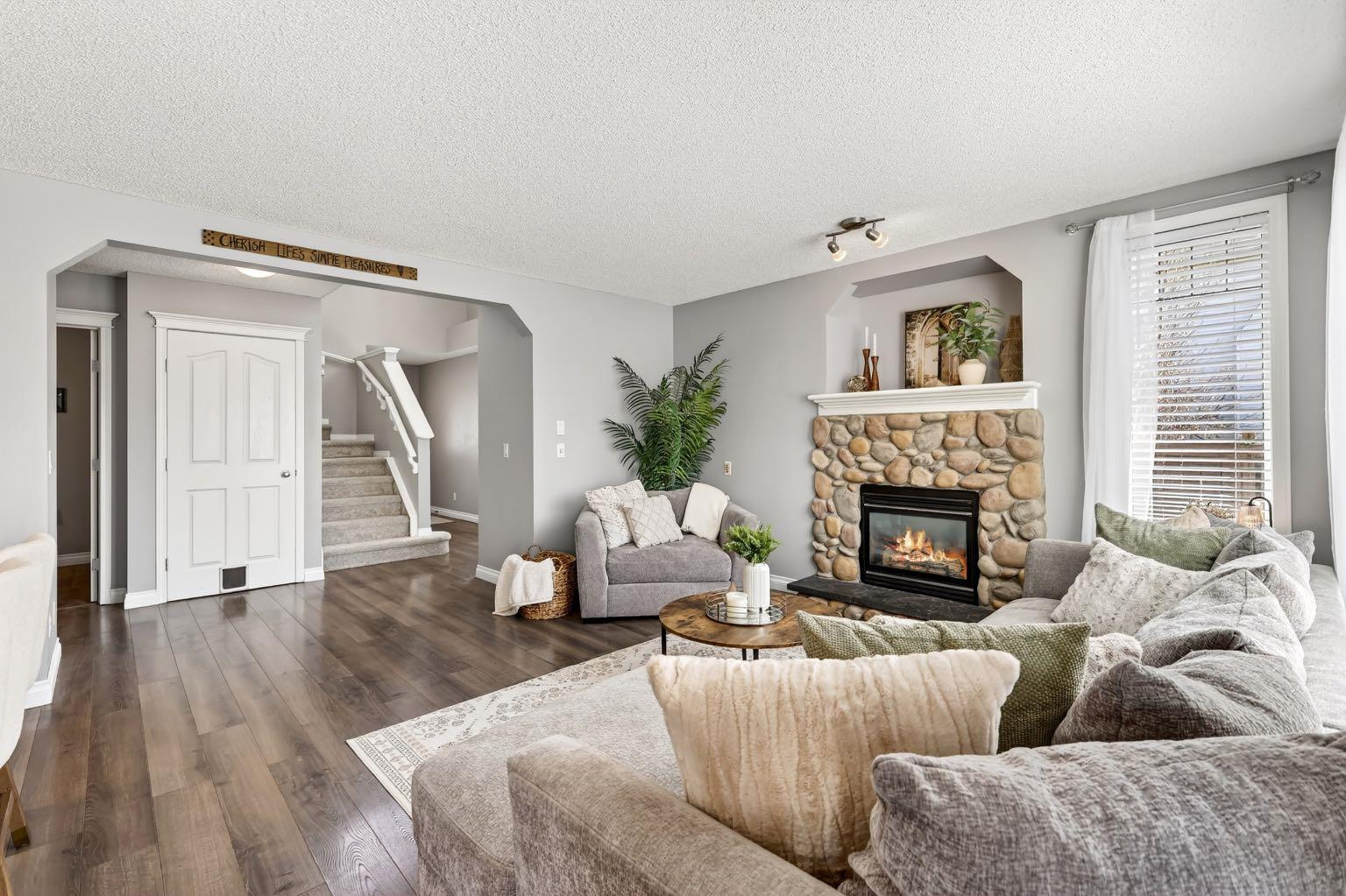 35 Crestmont Drive SW