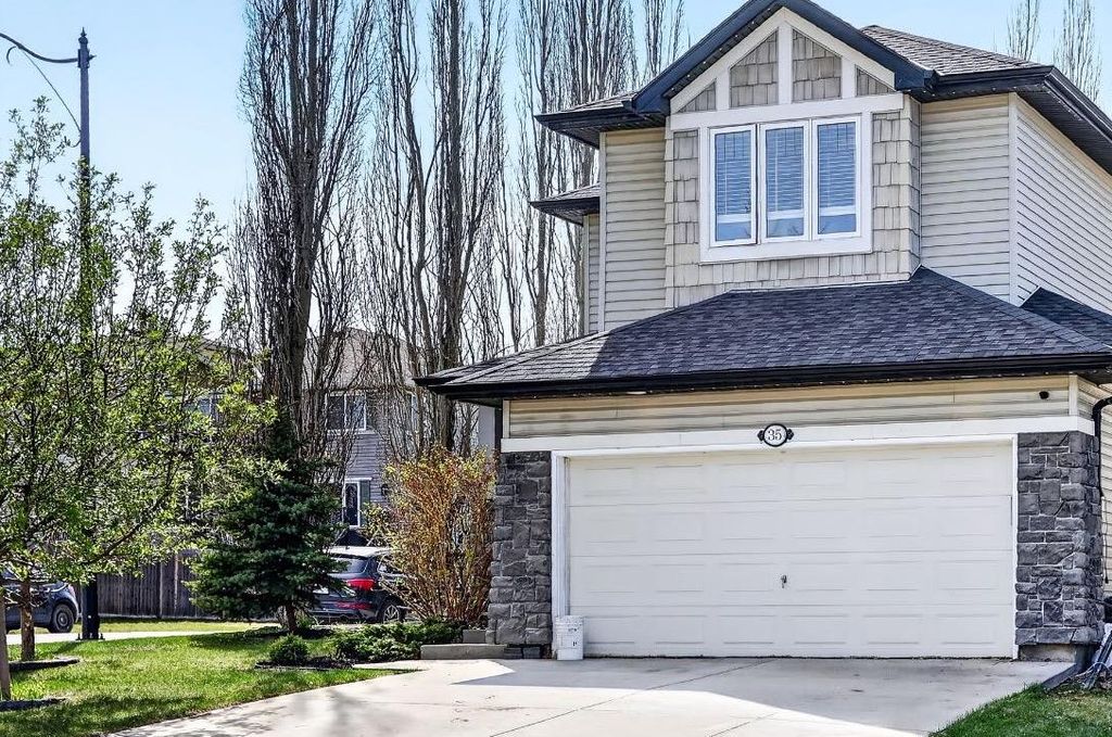 Photo of 35 Crestmont Drive SW, Calgary, AB T3B 5X7 (MLS # A2310292)