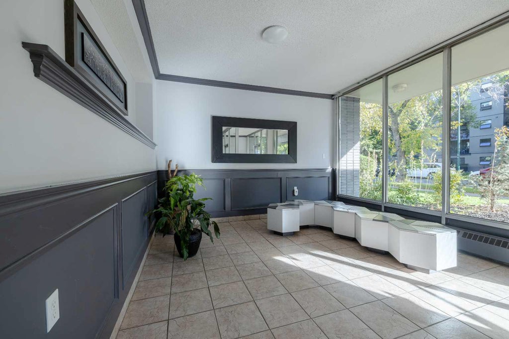 Photo of 1328 13 Avenue SW #201, Calgary, AB T3C 0T3 (MLS # A2347001)