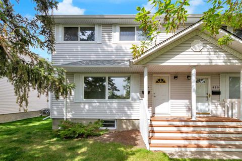 Photo of 524 Killarney Glen Court SW, Calgary, AB T3E 7H4 (MLS # A2314123)