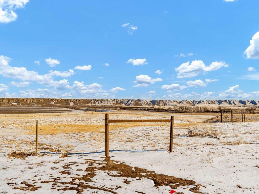 Photo of 222 Ranchlands Boulevard NE, Medicine Hat, AB T1C 0E3 (MLS # A2291758)