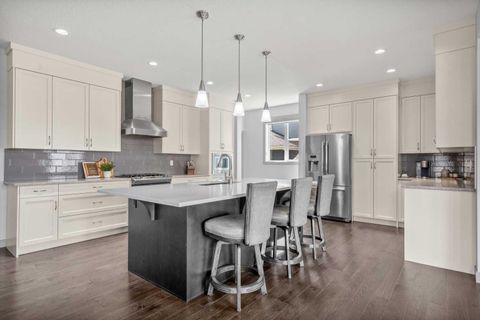 Photo of 229 Stonemere Bay, Chestermere, AB T1X 0S1 (MLS # A2308156)