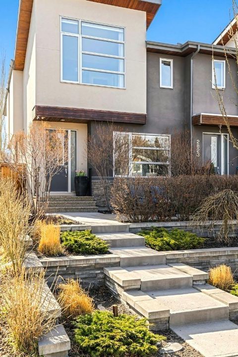 Photo of 2825 35 Street SW, Calgary, AB T3E 2Y4 (MLS # A2305226)