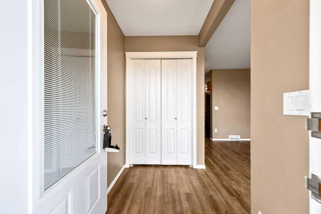 Photo of 108 Sunrise Terrace NE, High River, AB T1V 0C2 (MLS # A2308399)