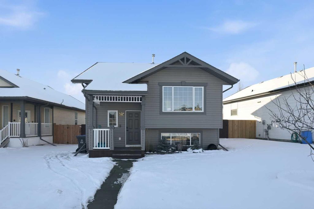 Photo of 5807 44 Avenue, Rocky Mountain House, AB T4T 0A1 (MLS # A2283482)