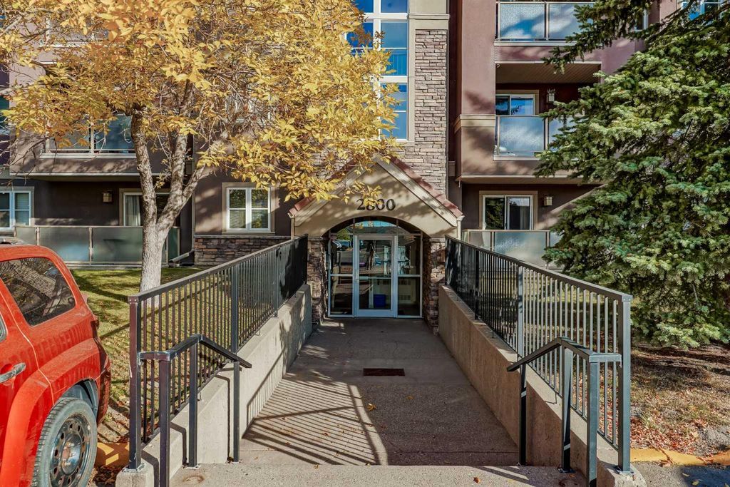 Photo of 2834 Edenwold Heights NW #34, Calgary, AB T3A 3Y5 (MLS # A2287291)