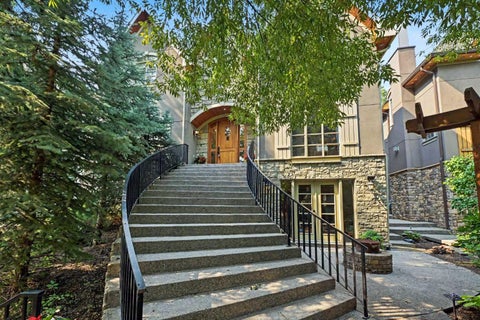 Photo of 614 Crescent Boulevard SW, Calgary, AB T2S 1L2 (MLS # A2329204)